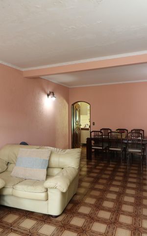 Casa à venda com 224m², 3 quartos e 4 vagasSala