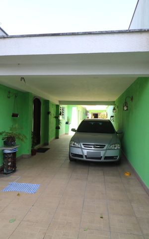 Casa à venda com 224m², 3 quartos e 4 vagasGaragem
