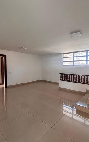Casa à venda com 768m², 4 quartos e 12 vagas Casa à venda com 768m², 4 quartos e 12 vagasSala 3