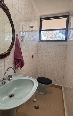 Casa à venda com 768m², 4 quartos e 12 vagas Casa à venda com 768m², 4 quartos e 12 vagasLavabo