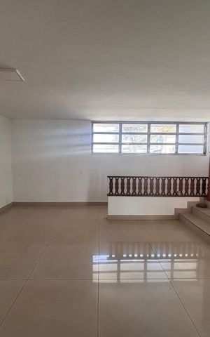Casa à venda com 768m², 4 quartos e 12 vagas Casa à venda com 768m², 4 quartos e 12 vagasSala 3