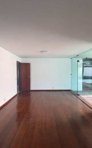 Casa à venda com 768m², 4 quartos e 12 vagas Casa à venda com 768m², 4 quartos e 12 vagasSala 1