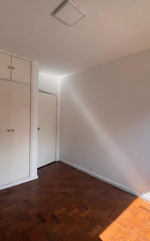 Casa à venda com 768m², 4 quartos e 12 vagas Casa à venda com 768m², 4 quartos e 12 vagasQuarto 1