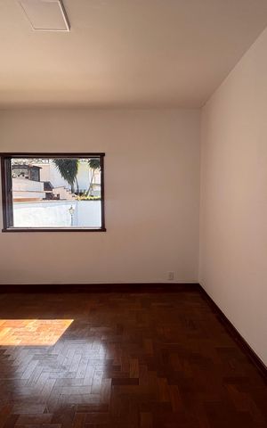 Casa à venda com 768m², 4 quartos e 12 vagas Casa à venda com 768m², 4 quartos e 12 vagasSuíte