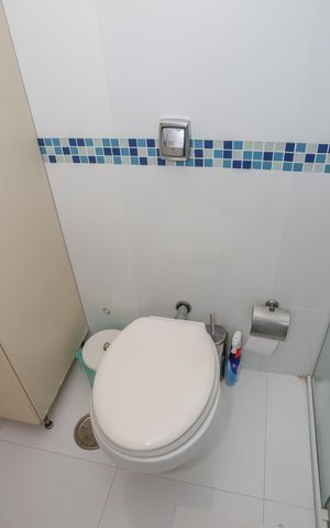 Apartamento à venda com 170m², 4 quartos e 3 vagas Apartamento à venda com 170m², 4 quartos e 3 vagasBanheiro da Suíte 1