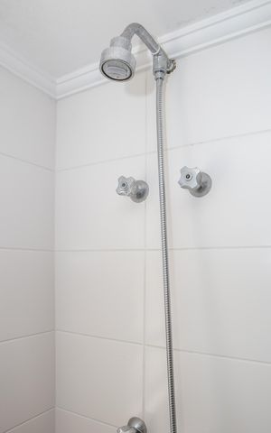 Apartamento à venda com 170m², 4 quartos e 3 vagas Apartamento à venda com 170m², 4 quartos e 3 vagasBanheiro da Suíte 2