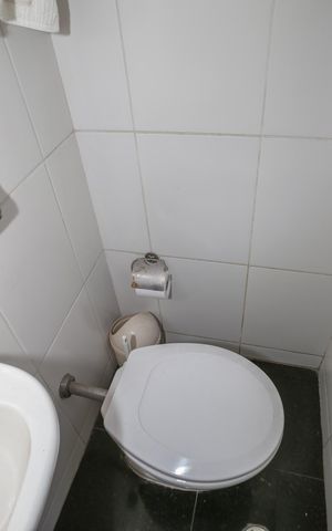 Apartamento à venda com 170m², 4 quartos e 3 vagas Apartamento à venda com 170m², 4 quartos e 3 vagasBanheiro de Serviço
