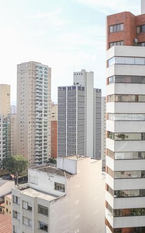 Apartamento à venda com 170m², 4 quartos e 3 vagas Apartamento à venda com 170m², 4 quartos e 3 vagasVista da Sacada