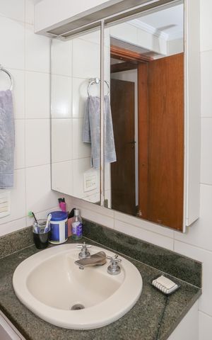 Apartamento à venda com 170m², 4 quartos e 3 vagas Apartamento à venda com 170m², 4 quartos e 3 vagasBanheiro Social