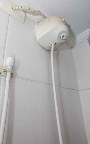 Apartamento à venda com 170m², 4 quartos e 3 vagas Apartamento à venda com 170m², 4 quartos e 3 vagasBanheiro de Serviço