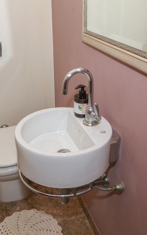 Apartamento à venda com 170m², 4 quartos e 3 vagas Apartamento à venda com 170m², 4 quartos e 3 vagasLavabo