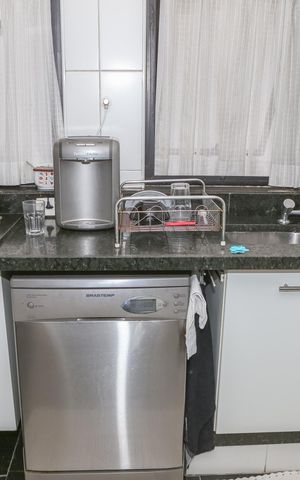 Apartamento à venda com 170m², 4 quartos e 3 vagas Apartamento à venda com 170m², 4 quartos e 3 vagasCozinha