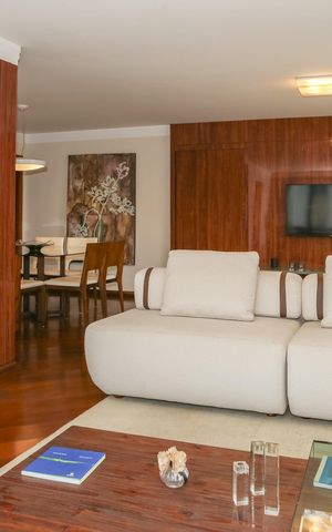 Apartamento à venda com 170m², 4 quartos e 3 vagas Apartamento à venda com 170m², 4 quartos e 3 vagasSala