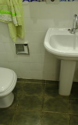 Casa à venda com 140m², 3 quartos e 2 vagasBanheiro