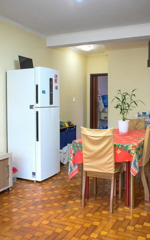 Casa à venda com 249m², 3 quartos e 3 vagas Casa à venda com 249m², 3 quartos e 3 vagasSala