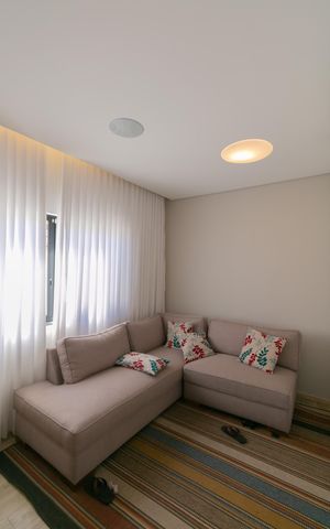 Casa à venda com 380m², 5 quartos e 4 vagas Casa à venda com 380m², 5 quartos e 4 vagasQuarto 1
