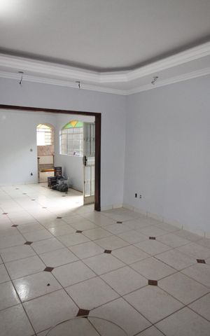 Casa à venda com 450m², 4 quartos e 6 vagasSala