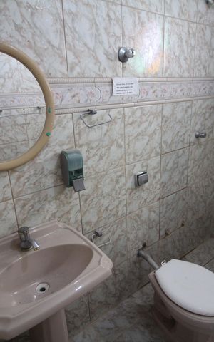 Casa à venda com 450m², 4 quartos e 6 vagasBanheiro 2