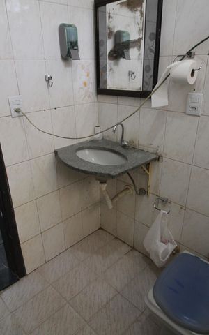 Casa à venda com 450m², 4 quartos e 6 vagasBanheiro 1