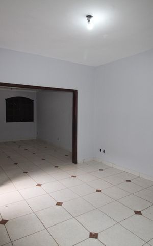Casa à venda com 450m², 4 quartos e 6 vagasSala