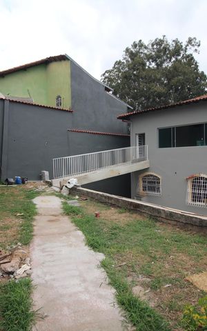 Casa à venda com 450m², 4 quartos e 6 vagasQuintal