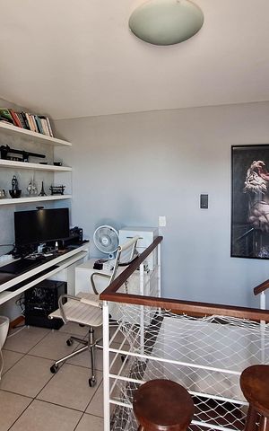 Apartamento à venda com 173m², 3 quartos e 2 vagas Apartamento à venda com 173m², 3 quartos e 2 vagasEscritório