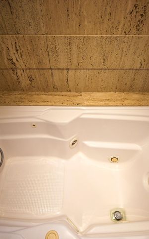 Apartamento à venda com 425m², 4 quartos e 4 vagasBanheiro da Suíte 1