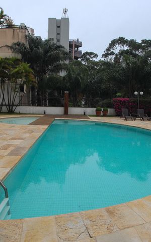 Apartamento à venda com 425m², 4 quartos e 4 vagasÁrea comum - Piscina