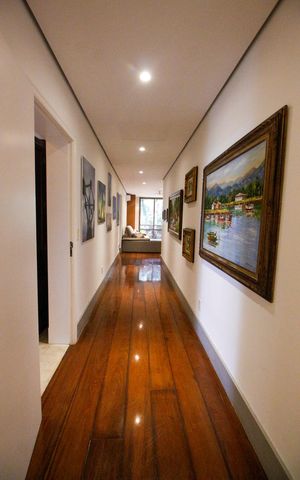 Apartamento à venda com 425m², 4 quartos e 4 vagasCorredor