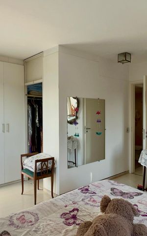 Apartamento à venda com 160m², 4 quartos e 2 vagas Apartamento à venda com 160m², 4 quartos e 2 vagasSuíte 3