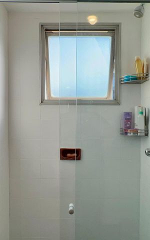 Apartamento à venda com 160m², 4 quartos e 2 vagas Apartamento à venda com 160m², 4 quartos e 2 vagasBanheiro da Suíte 1