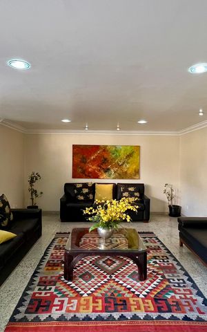Apartamento à venda com 160m², 4 quartos e 2 vagas Apartamento à venda com 160m², 4 quartos e 2 vagasHall de entrada