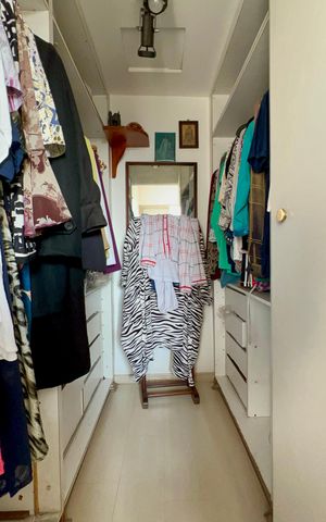 Apartamento à venda com 160m², 4 quartos e 2 vagas Apartamento à venda com 160m², 4 quartos e 2 vagasCloset da suíte 3