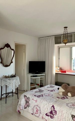 Apartamento à venda com 160m², 4 quartos e 2 vagas Apartamento à venda com 160m², 4 quartos e 2 vagasSuíte 3