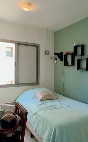 Apartamento à venda com 160m², 4 quartos e 2 vagas Apartamento à venda com 160m², 4 quartos e 2 vagasSuíte 2