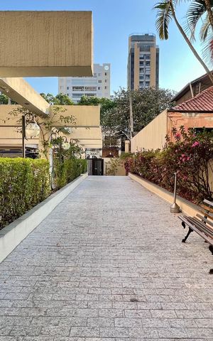 Apartamento à venda com 160m², 4 quartos e 2 vagas Apartamento à venda com 160m², 4 quartos e 2 vagasEntrada
