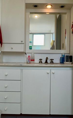 Apartamento à venda com 160m², 4 quartos e 2 vagas Apartamento à venda com 160m², 4 quartos e 2 vagasBanheiro da Suíte 1