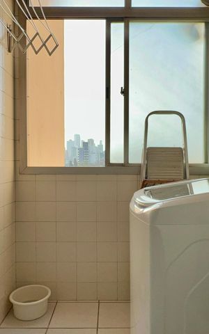 Apartamento à venda com 160m², 4 quartos e 2 vagas Apartamento à venda com 160m², 4 quartos e 2 vagasÁrea de Serviço