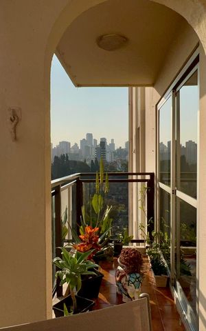Apartamento à venda com 160m², 4 quartos e 2 vagas Apartamento à venda com 160m², 4 quartos e 2 vagasVista da Varanda da Sala