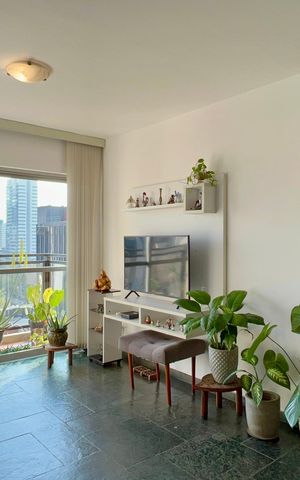 Apartamento à venda com 160m², 4 quartos e 2 vagas Apartamento à venda com 160m², 4 quartos e 2 vagasSala de TV