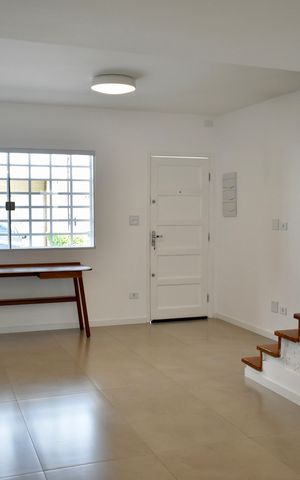 Casa para alugar com 100m², 2 quartos e 1 vaga Casa para alugar com 100m², 2 quartos e 1 vagaSala