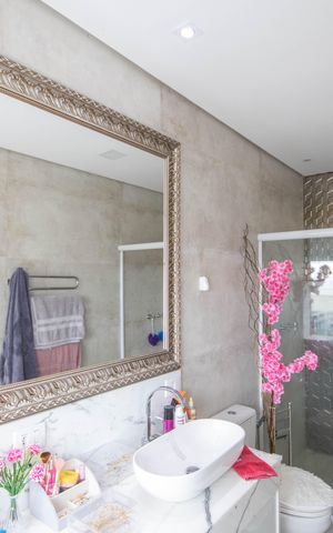 Apartamento à venda com 120m², 2 quartos e 3 vagas Apartamento à venda com 120m², 2 quartos e 3 vagasBanheiro da Suíte 2