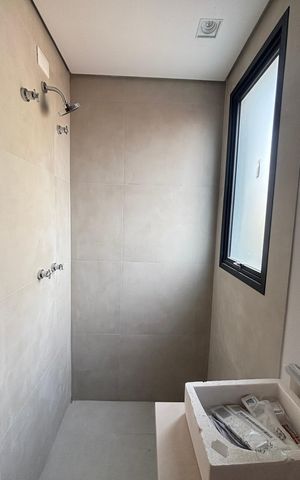 Apartamento à venda com 90m², 2 quartos e 2 vagas Apartamento à venda com 90m², 2 quartos e 2 vagasBanheiro da Suíte