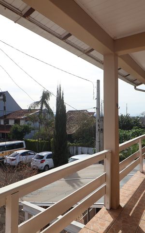 Casa à venda com 195m², 2 quartos e 3 vagasSacada