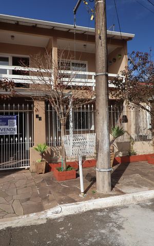 Casa à venda com 195m², 2 quartos e 3 vagasFachada