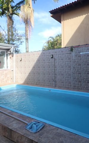 Casa à venda com 195m², 2 quartos e 3 vagasÁrea comum - Piscina