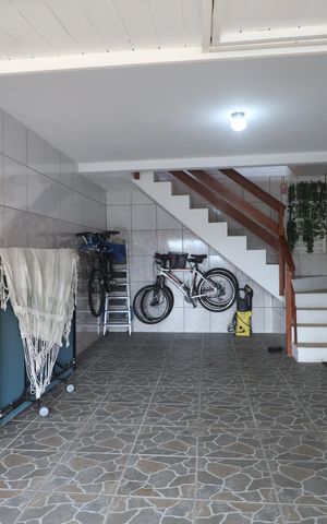Casa à venda com 195m², 2 quartos e 3 vagasGaragem