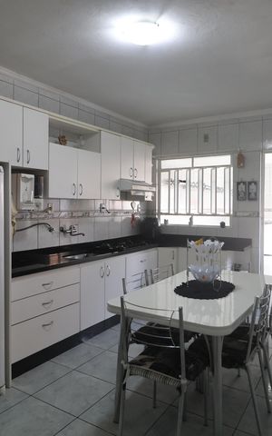 Casa à venda com 195m², 2 quartos e 3 vagasCozinha
