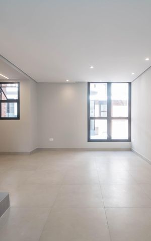 Casa de condomínio à venda com 146m², 2 quartos e 2 vagasSala