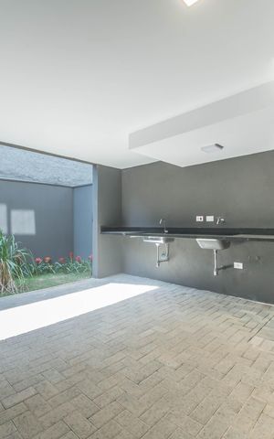 Casa de condomínio à venda com 146m², 2 quartos e 2 vagasLavanderia